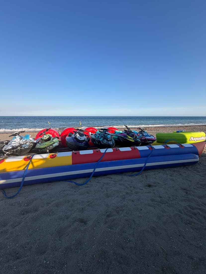 Moto de agua en Playa del Velerín