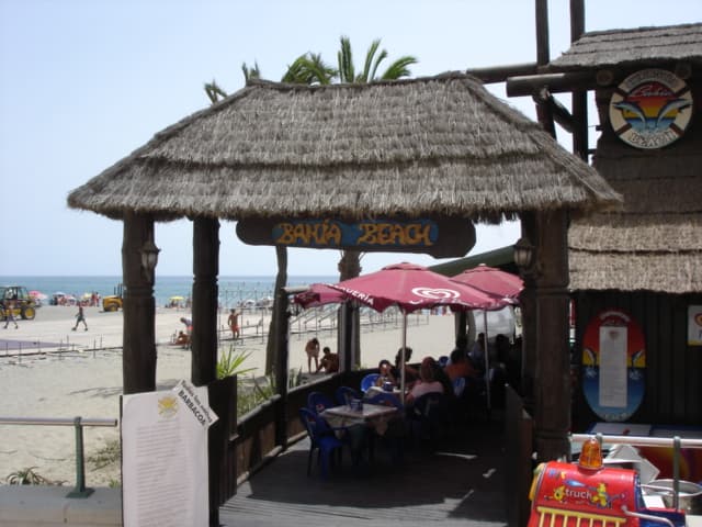 Chiringuito Bahía Beach — Chiringuito, Playa de la Rada