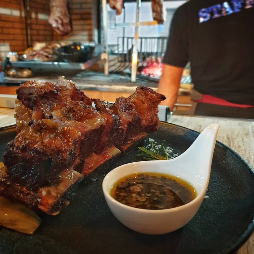 Mu – Mú (Asador Argentino) — Restaurante, Casco histórico