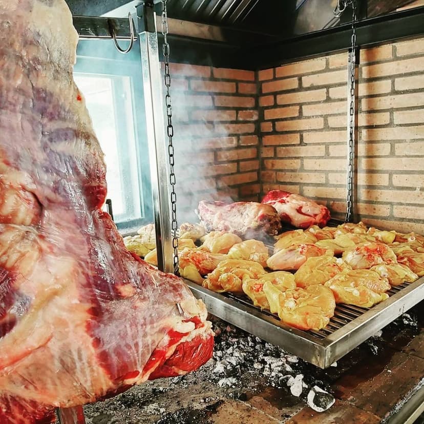 Mu – Mú (Asador Argentino) — Restaurante, Casco histórico
