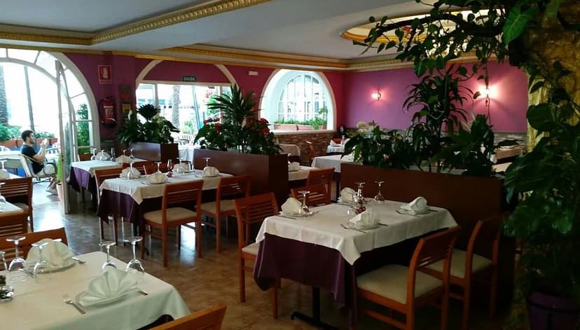 Mumbai Masala (Hindú) — Restaurante, Puerto