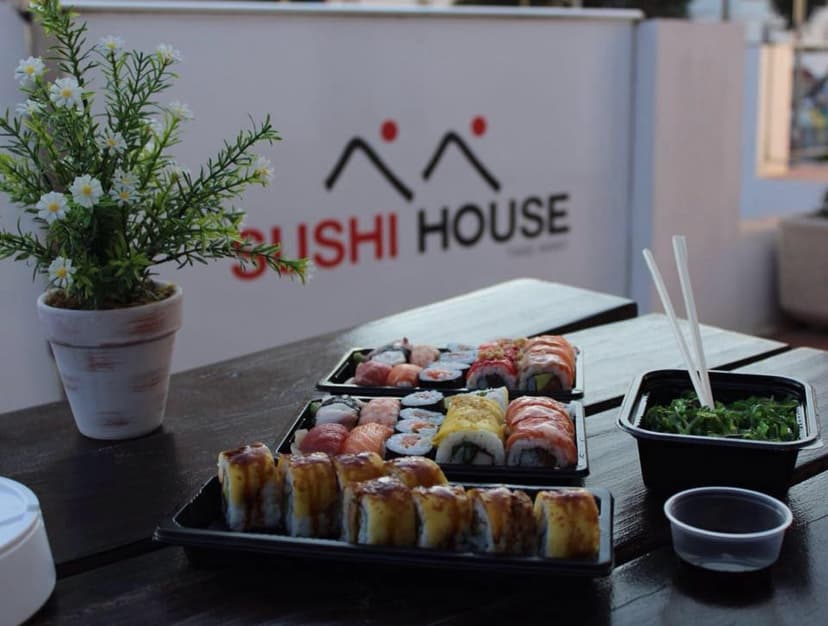 Pepe Sushi House (Japonés) — Restaurante, Paseo marítimo