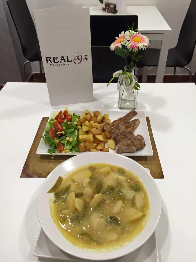 Real 93 Bistrobar — Bar y tapeo, Casco histórico