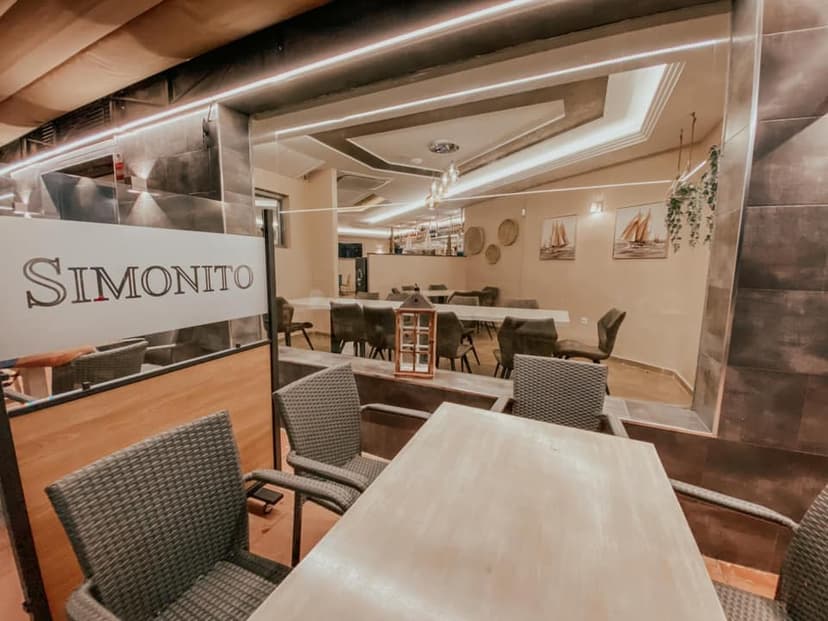 Restaurante Simonito — Restaurante, Puerto