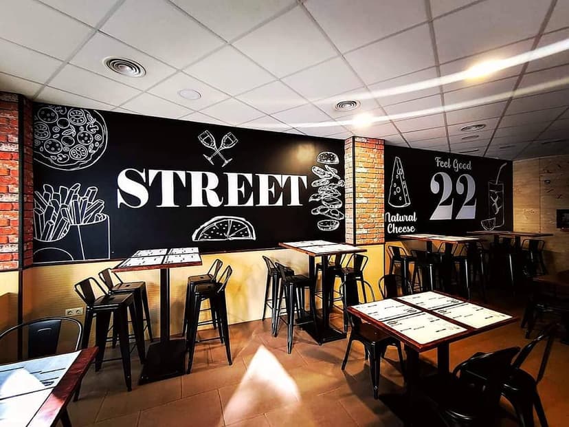 Street 22 (Pizzería – Hamburguesería) en Estepona