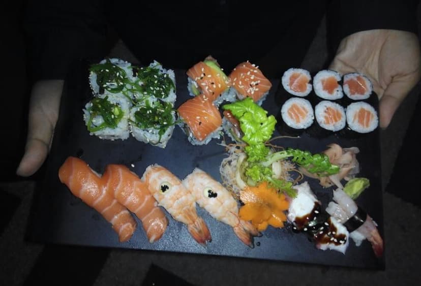 Restaurante Pizza Sushi Taxi — Restaurante, Zona Este