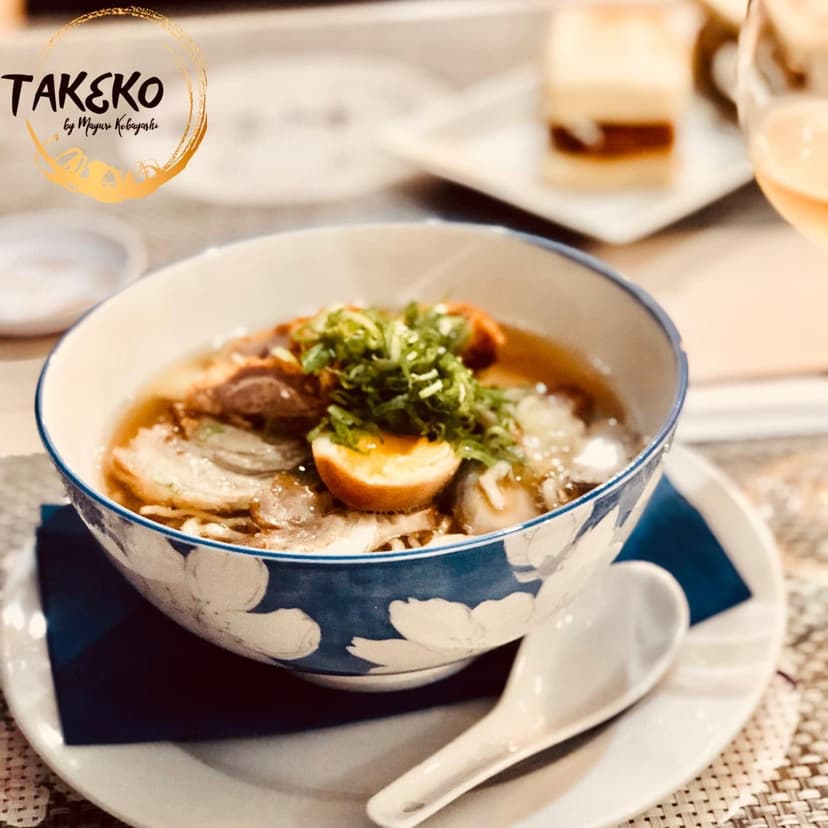 Takeko Japanese Bar — Restaurante, Centro