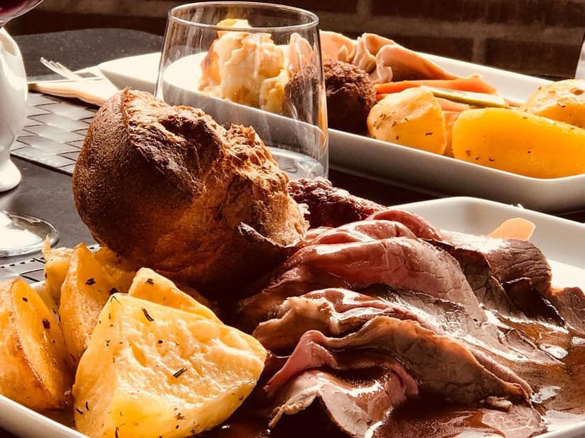Restaurante The Robin Hood Inn — Restaurante, Zona Este
