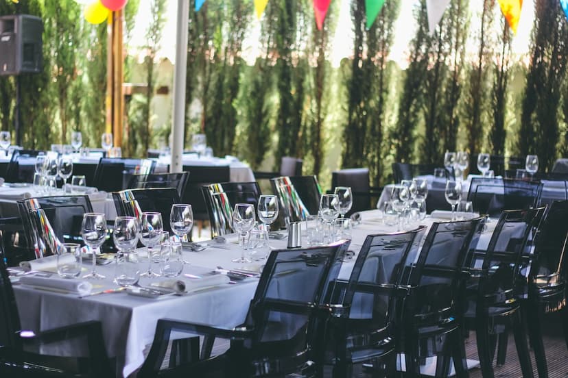 Restaurante The Robin Hood Inn — Restaurante, Zona Este