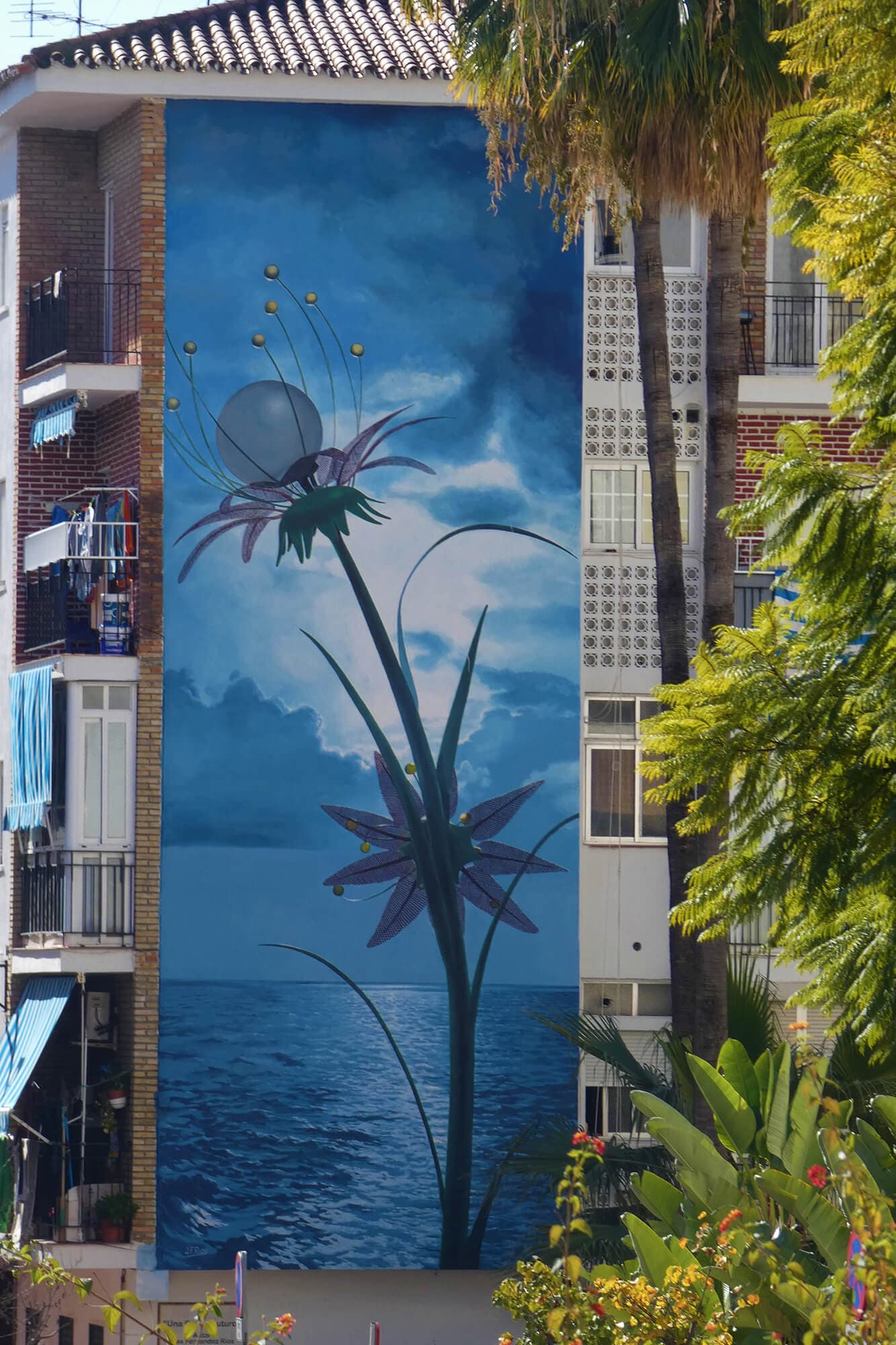 Mural 'Una flor de futuro' en Estepona.