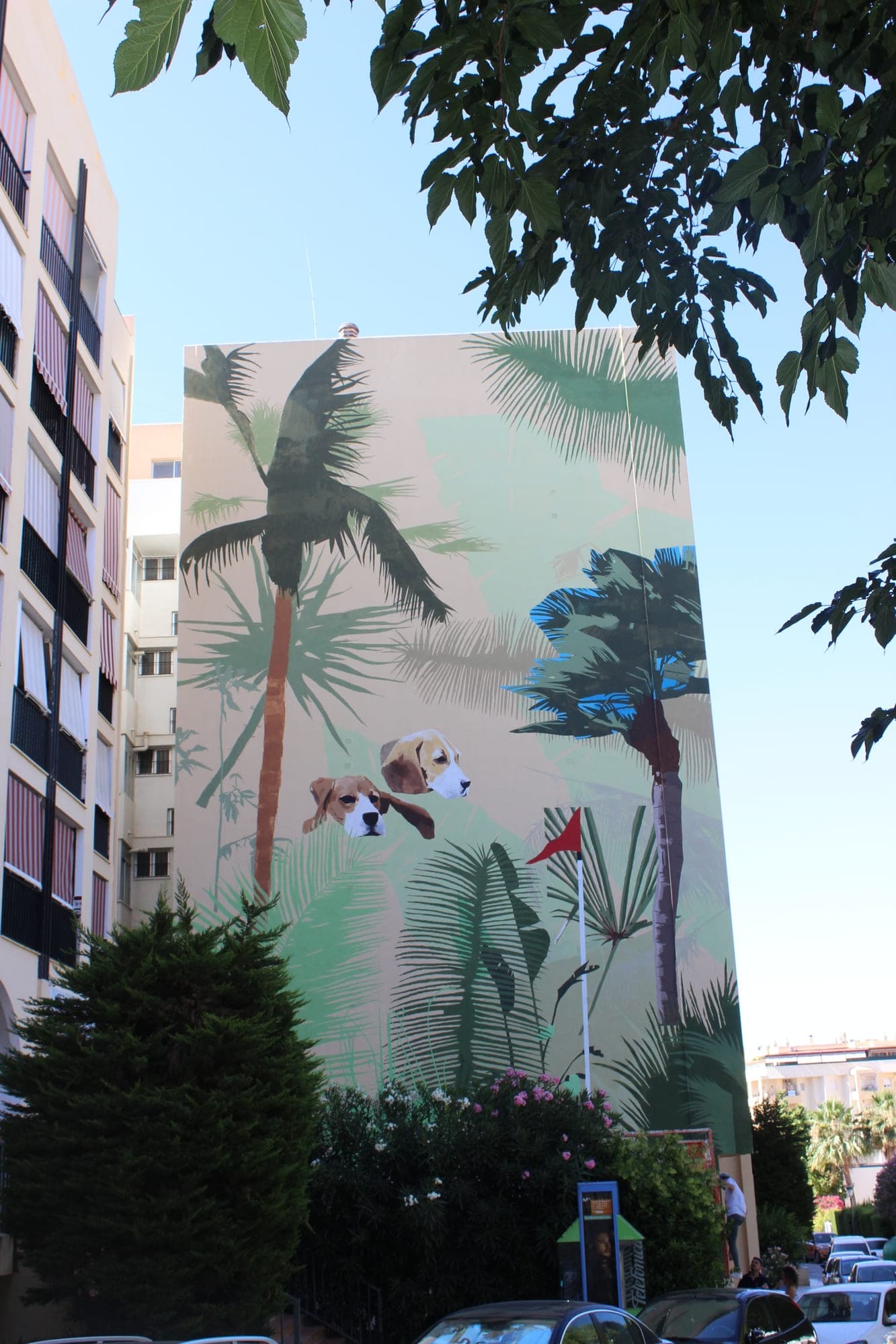 Mural "Paraíso Golf" de Manuel León en Estepona