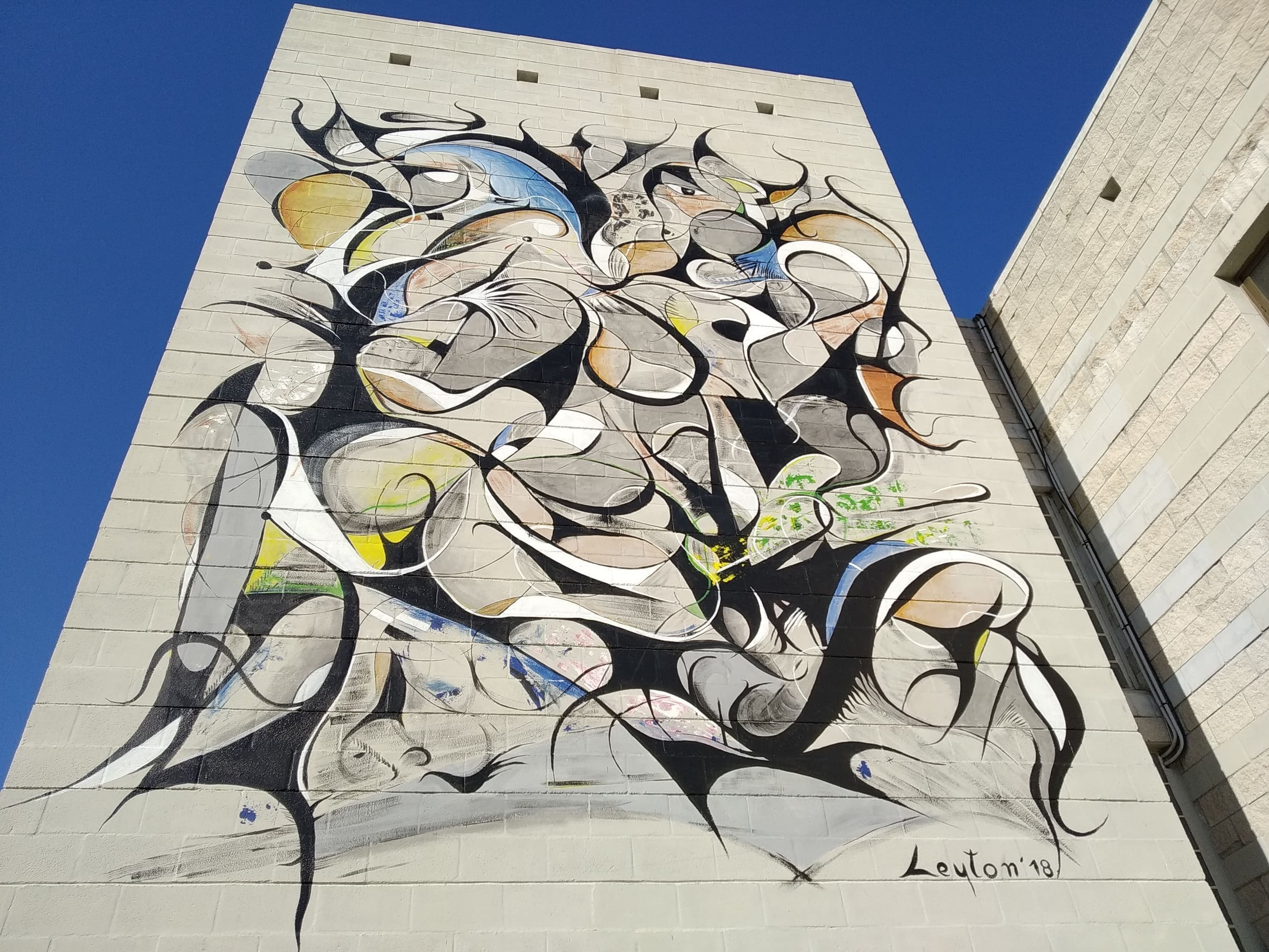 Mural "Leyton" de Curro Leyton en Estepona