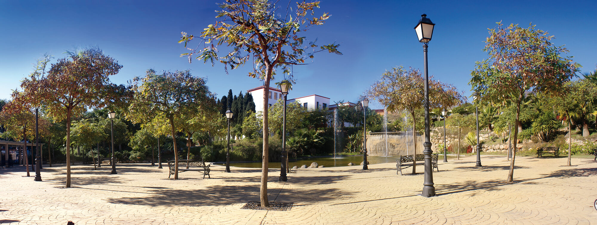 Parque del Calvario, Estepona — acceso y jardines